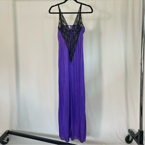 Shirley of Hollywood Vintage 60s/70s Purple and Black Lace Maxi Nightgown